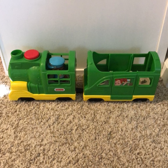 Fisher-Price Little People Friendly Passengers Train - Picture 10 of 10